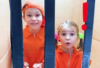 برنامه کودک کتی بازی دزد و زندان