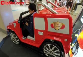 برنامه کودک امیلی / سوار بر ماشین 4X4 - چرخ های اتوبوس