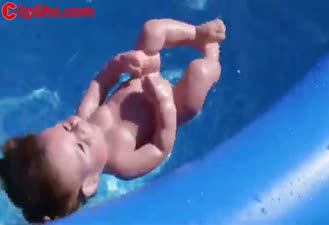 برنامه کودک امیلی / تفریح در استخر شنا