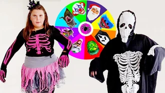 برنامه کودک آدریانا چالش لباس هالووین